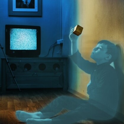 Фотолаборатория призрака. Это случилось много лет назад. Сын фотографа – владельца фотолаборатории, веселый и озорной мальчуган, больше всего на свете любящий...