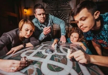 Джуманджи. Квест «Джуманджи» в городе Воронеж содержит в себе много непростых загадок и отлично подойдет не только для любителей одноименного фильма, но и для тех, кто не слышал о нем. Отличная идея для...