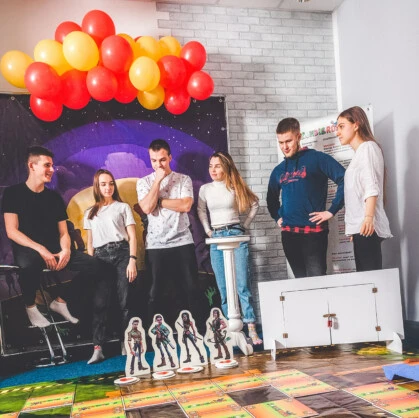 ZombieRoom. Квест «ZombieRoom» в городе Воронеж, подходит для компаний, которые хотят весело и интересно провести вечер. Игра отлично подойдёт как маленьким игрокам, так и взрослым. Можно провести отличный семейный вечер, день рождение или...