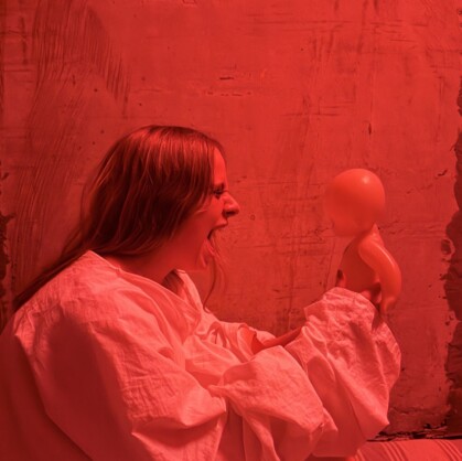 АЛИСⱯ. Добро пожаловать на квест «АЛИСⱯ» в городе Тюмень! Игрокам предстоит стать невидимой силой, проникающей сквозь охрану, обходя ловушки и используя окружение в своих целях. Вам придется не только действовать, но и играть...