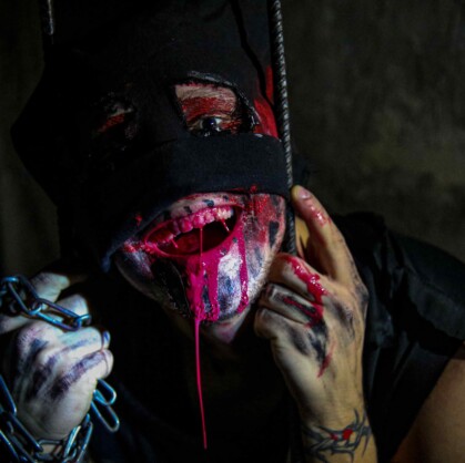 Логово маньяка. Квест «Логово маньяка» в городе Чебоксары — это увлекательный квест, который отлично подойдёт для провеления досуга весёлой компанией. Квест в меру...