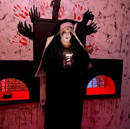 Проклятие монахини. Добро пожаловать на квест «Проклятие монахини» в городе Чебоксары! Вы окажитесь в самом сердце средневековья, во времена, когда вера переплеталась с суевериями, а дикие обряды и страшные проклятия были не просто сказками,...