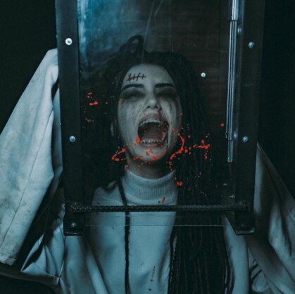 Эффект бабочки. Готовы ли вы столкнуться с собственными страхами и окунуться в мир, где грань между реальностью и безумием стерта? Добро пожаловать на квест «Эффект бабочки» в городе Чебоксары, который проведет вас через лабиринты...