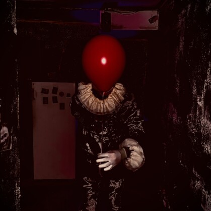 Оно. Добро пожаловать на квест «Оно» в городе Челябинск, где смех оборачивается криком. Вы столкнетесь с клоуном питающимся страхом и...