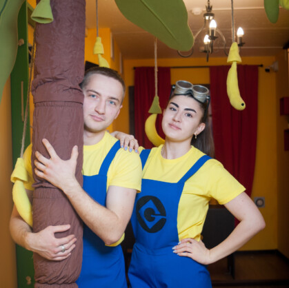 Миньоны. Добро пожаловать на квест «Миньоны» в городе Волгоград! Погрузитесь в мир, созданный по мотивам любимого мультфильма. Вас встретят знакомые локации, наполненные деталями, которые заставят вас почувствовать себя частью команды Грю. В настоящей...