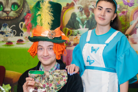 иллюстрация 1 для квеста Безумный шляпник Волгоград