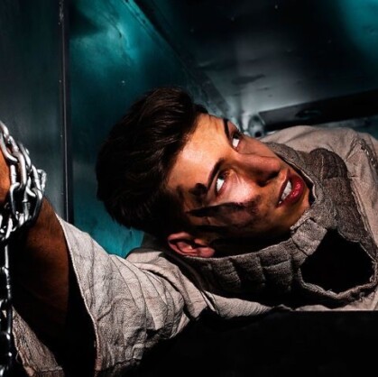 Зараженные. Ночь мертвецов. Готовы ли вы бороться за свою жизнь в стенах, где жизнь уже давно закончилась? Тогда добро пожаловать на квест...