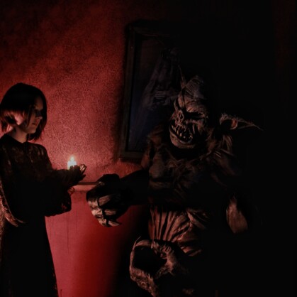 Слуги дьявола. Квест «Слуги дьявола» в городе Красноярск — это захватывающее приключение, которое проходит в тёмном старом отеле. Игроки должны разгадать загадки, найти спрятанные предметы и сразиться с монстрами, чтобы спасти свою команду и...