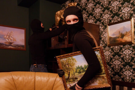 иллюстрация 2 для квеста Ограбление коллекционера Красноярск