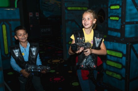 иллюстрация 1 для квеста Ковбои VS Индейцы Барнаул