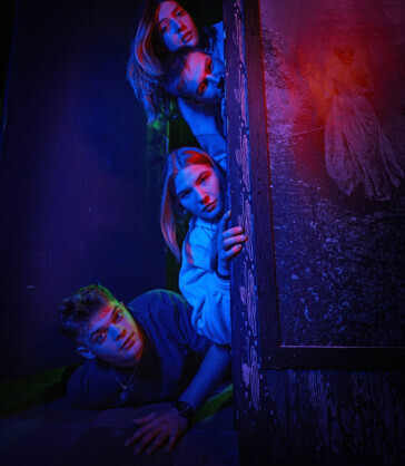 Обезумевший. Добро пожаловать на квест «Обезумевший» в городе Самара — квест, который заставит вас испытать настоящий страх и выброс адреналина. Игроки попадут в ловушку серийного убийцы,  и теперь, когда вы здесь, он готов...