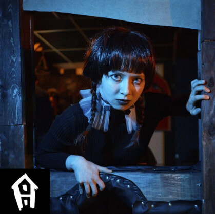 Семейка Аддамс. Добро пожаловать на квест «Семейка Аддамс» в городе Самара! Вы – команда, чьи нервы крепче стали, а авантюризм бьет через край, и ваша цель – не просто проникнуть в готический замок, а...